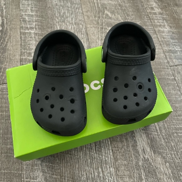 Toddler crocs - Picture 2 of 2